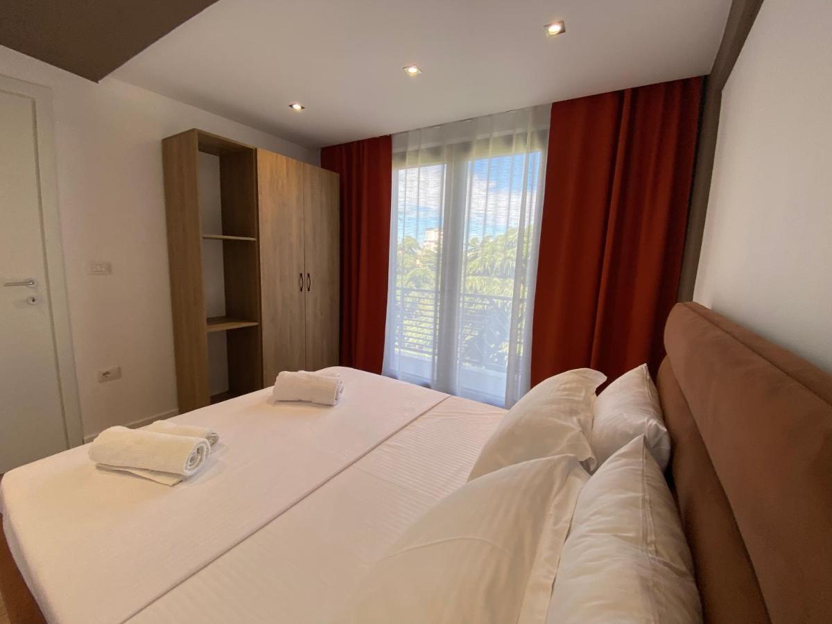 Brand New Apts Located At The City'S Main Square-100 Mbs Wifi Durrës Kültér fotó