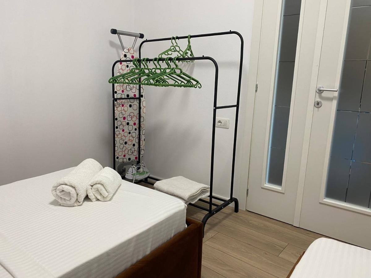 Brand New Apts Located At The City'S Main Square-100 Mbs Wifi Durrës Kültér fotó