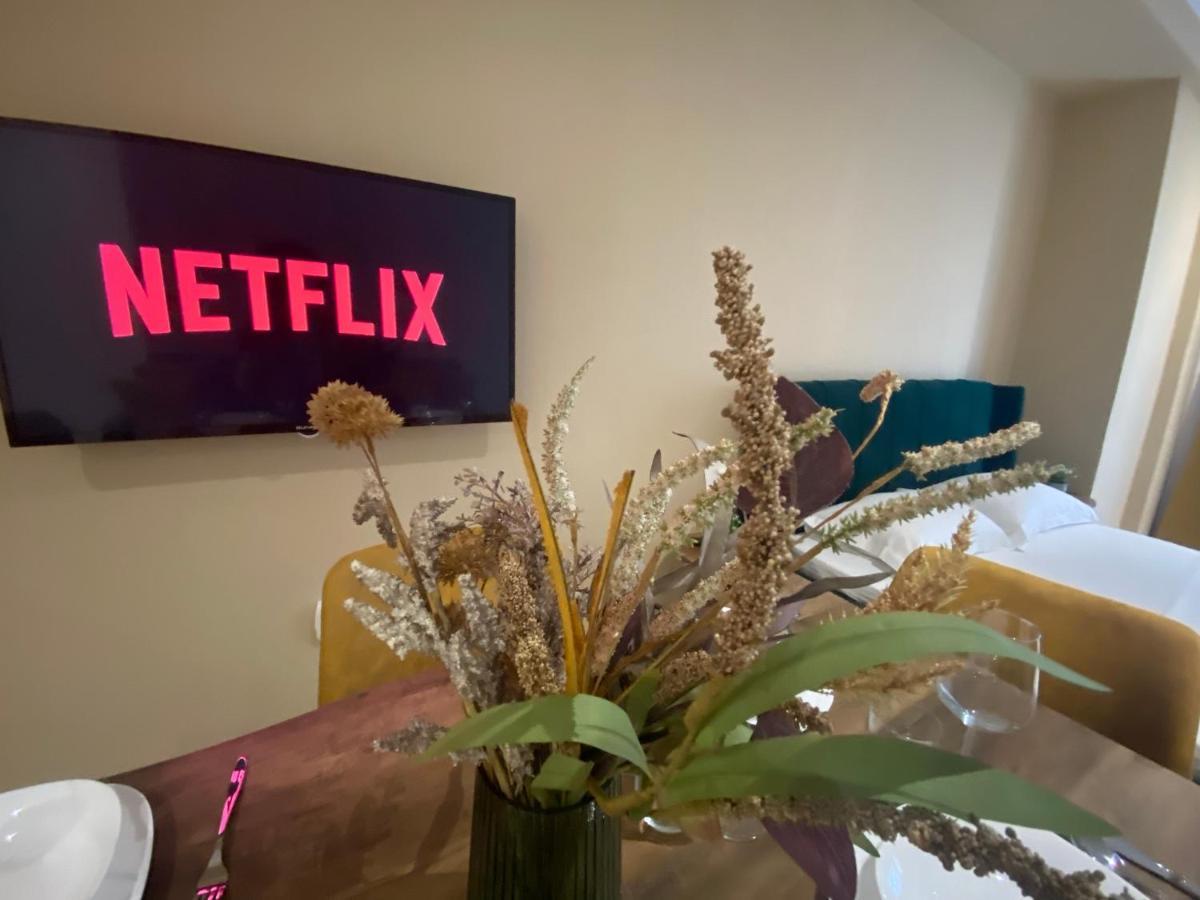 Brand New Apts Located At The City'S Main Square-100 Mbs Wifi Durrës Kültér fotó