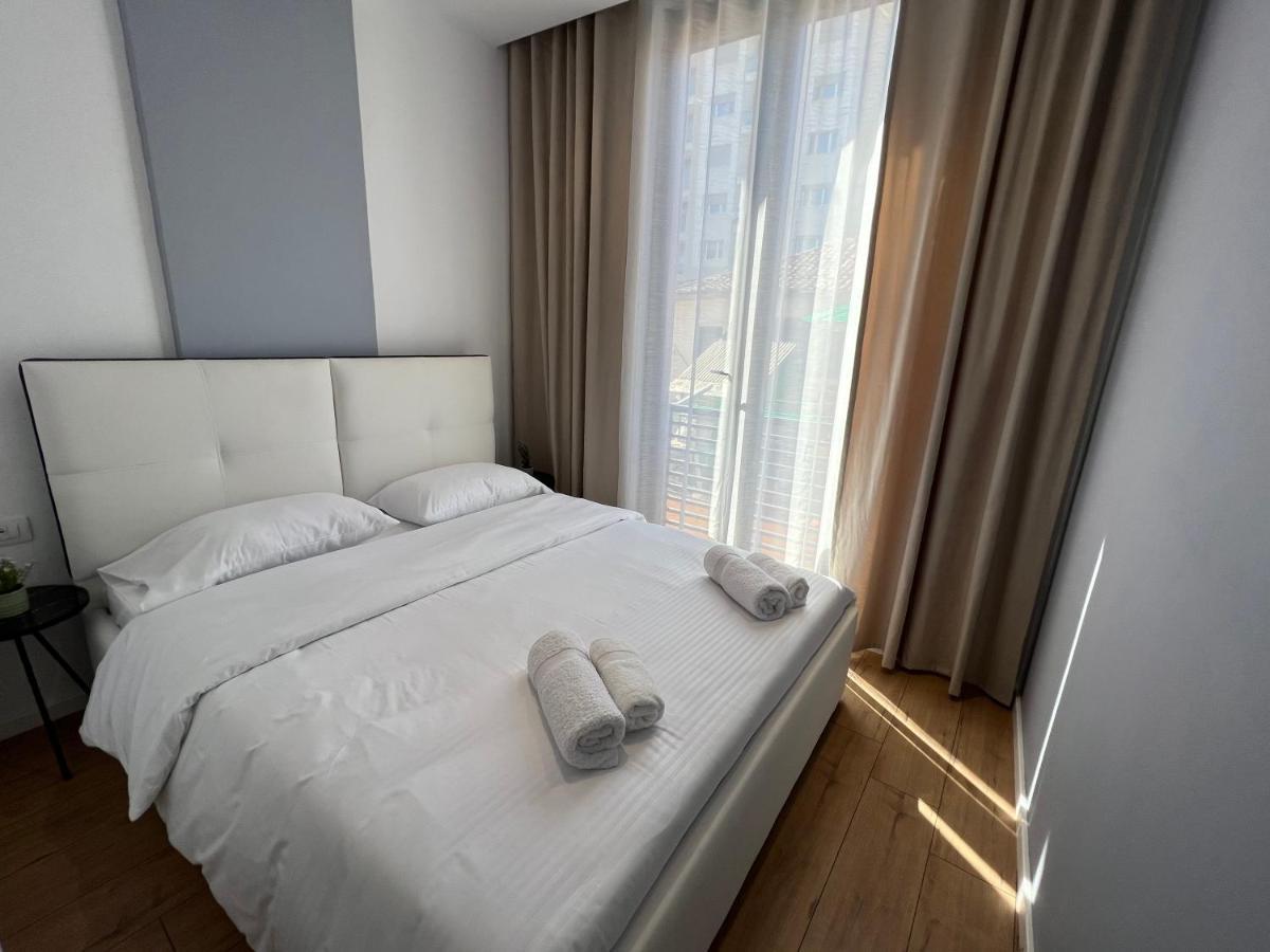 Brand New Apts Located At The City'S Main Square-100 Mbs Wifi Durrës Kültér fotó