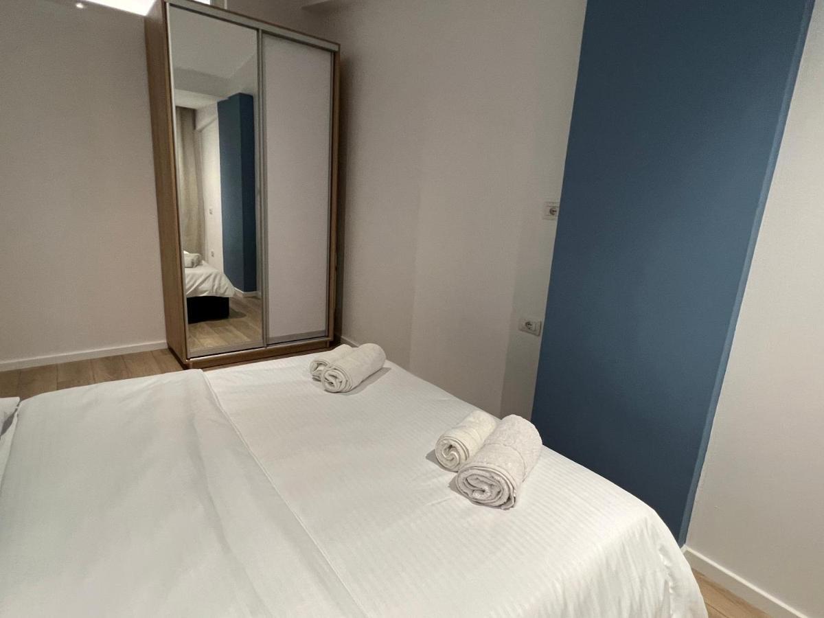 Brand New Apts Located At The City'S Main Square-100 Mbs Wifi Durrës Kültér fotó