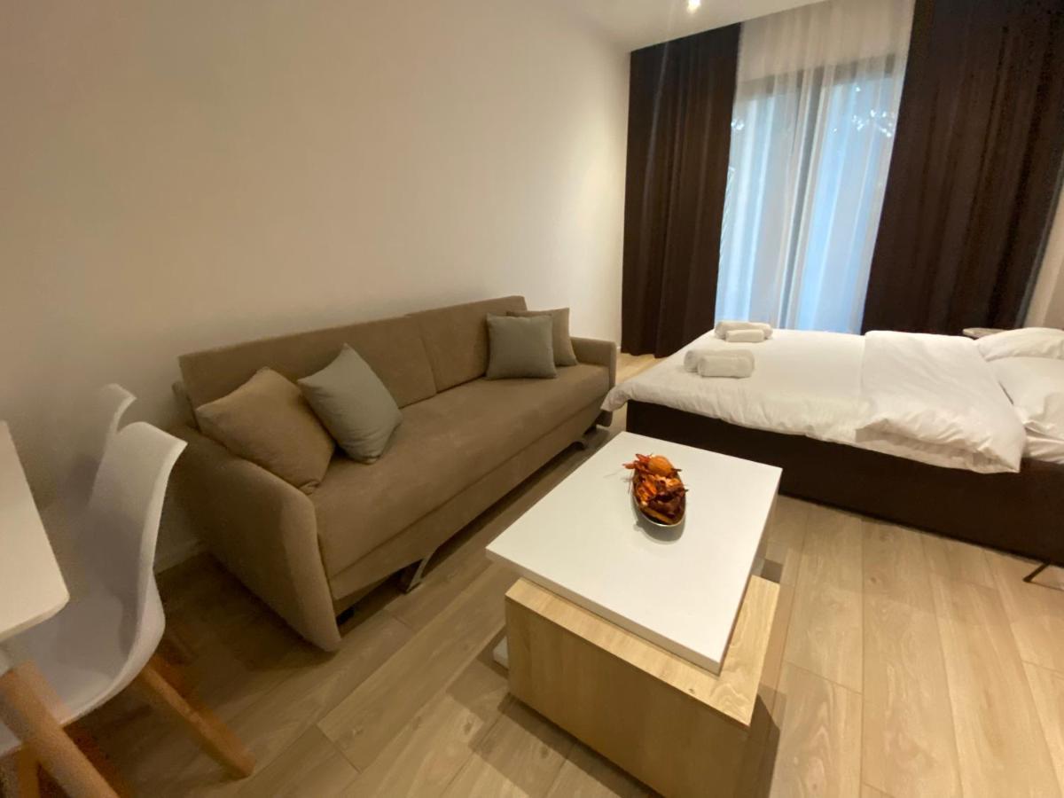Brand New Apts Located At The City'S Main Square-100 Mbs Wifi Durrës Kültér fotó