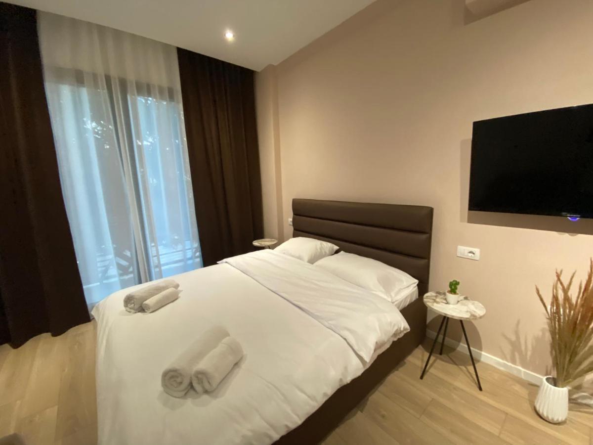 Brand New Apts Located At The City'S Main Square-100 Mbs Wifi Durrës Kültér fotó