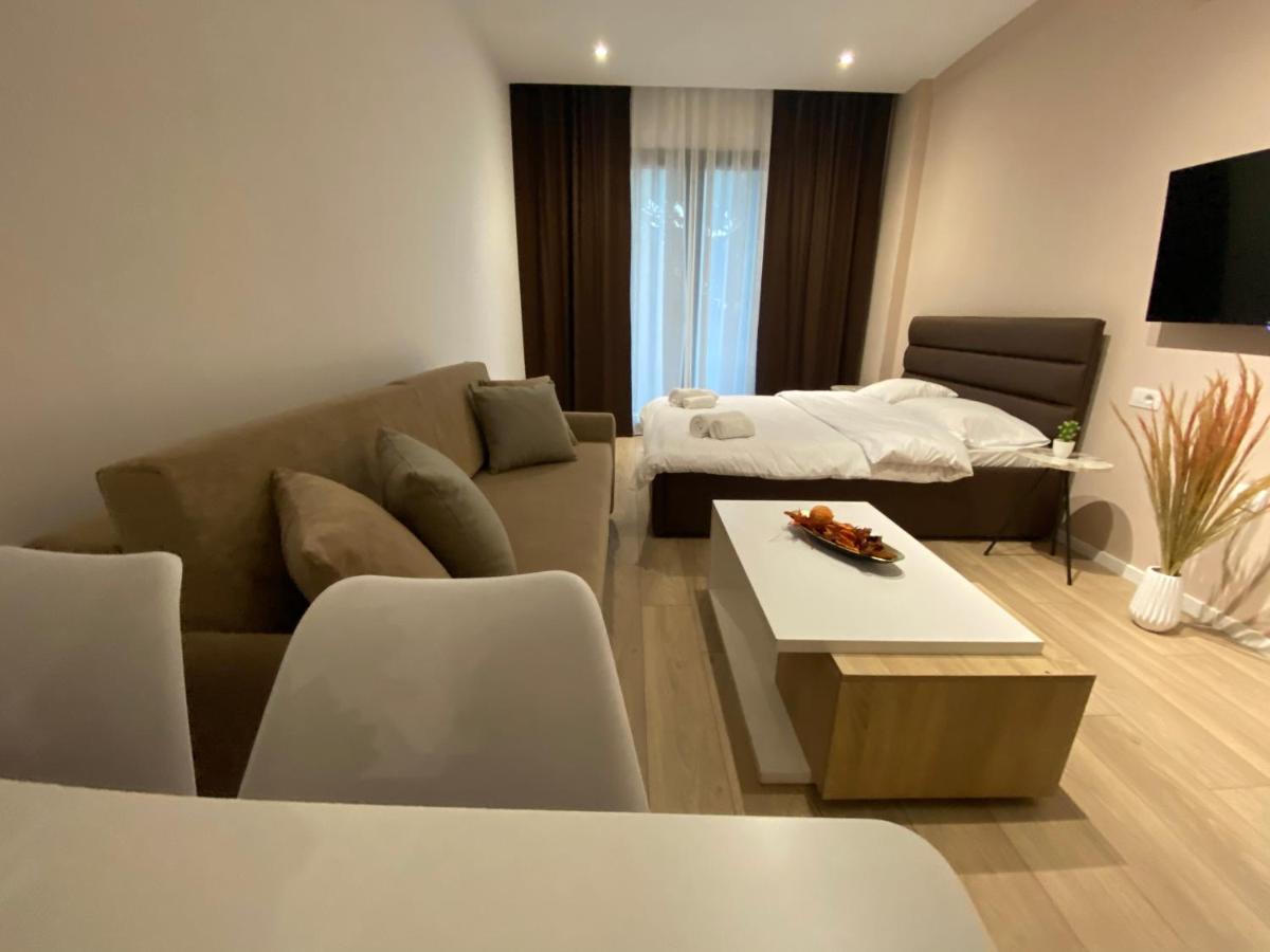 Brand New Apts Located At The City'S Main Square-100 Mbs Wifi Durrës Kültér fotó